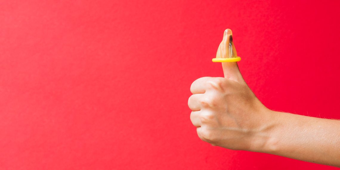 Презервативди шымыңыздын чөнтөгүнө сактабаңыз. Корголгон жыныстык катнаш жөнүндө