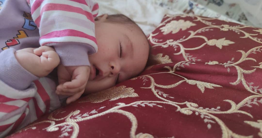 Кызым эмгенден кийин кусуп салат. Бул коркунучтуу эмеспи?