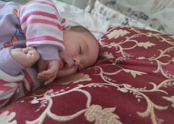 Кызым эмгенден кийин кусуп салат. Бул коркунучтуу эмеспи?