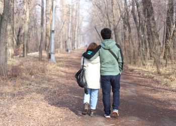 Жигитим экөөбүз гинекологго текшерилгени кирсек дарыгер жашып жиберди