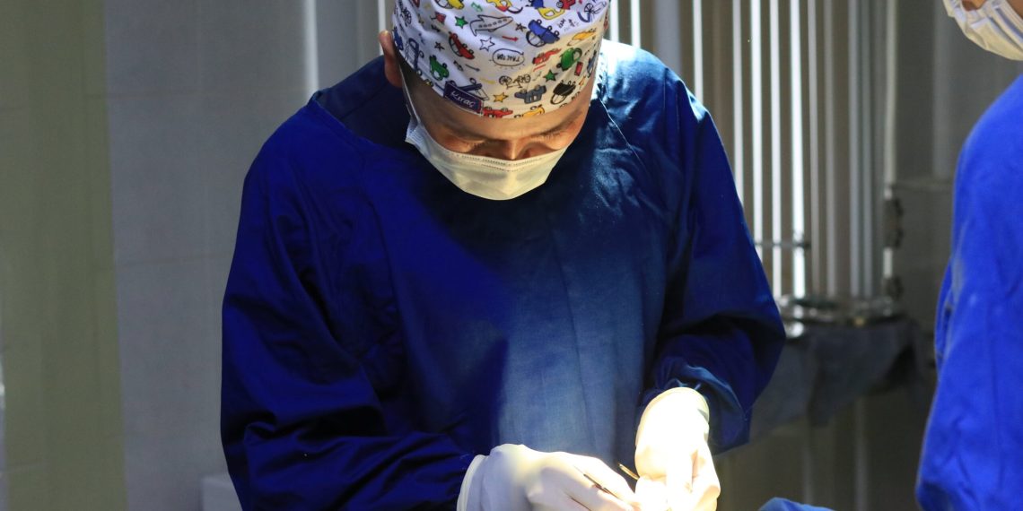 Алты жашымда сүнөткө отургам