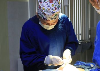 Алты жашымда сүнөткө отургам