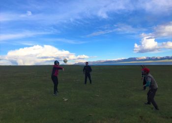 Жогорку айылдын жигиттерин утуп