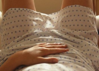 Жолдошум менен кошулуп жатканда жыныс кыным кычышат. Эмне кылсам болот?