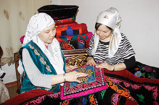 Келинимди элге жаман көрсөтөм деп