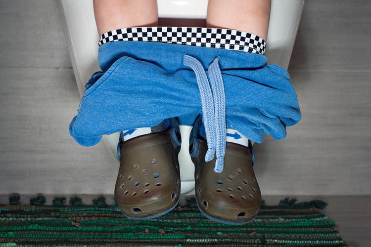 14 жаштагы кызым цистит болуп жатат. Дарылоонун кандай жолдору бар?