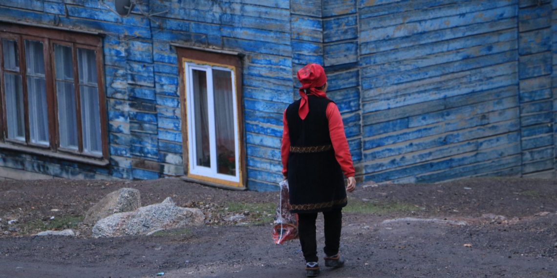 Күйөөмдүн артынан сарайга барып