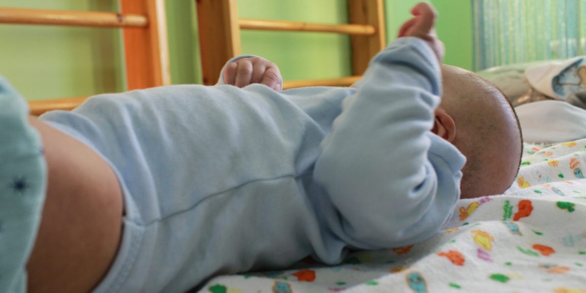 Алты айлык кызымдын башы токтой элек. Бул коркунучтуу эмеспи?