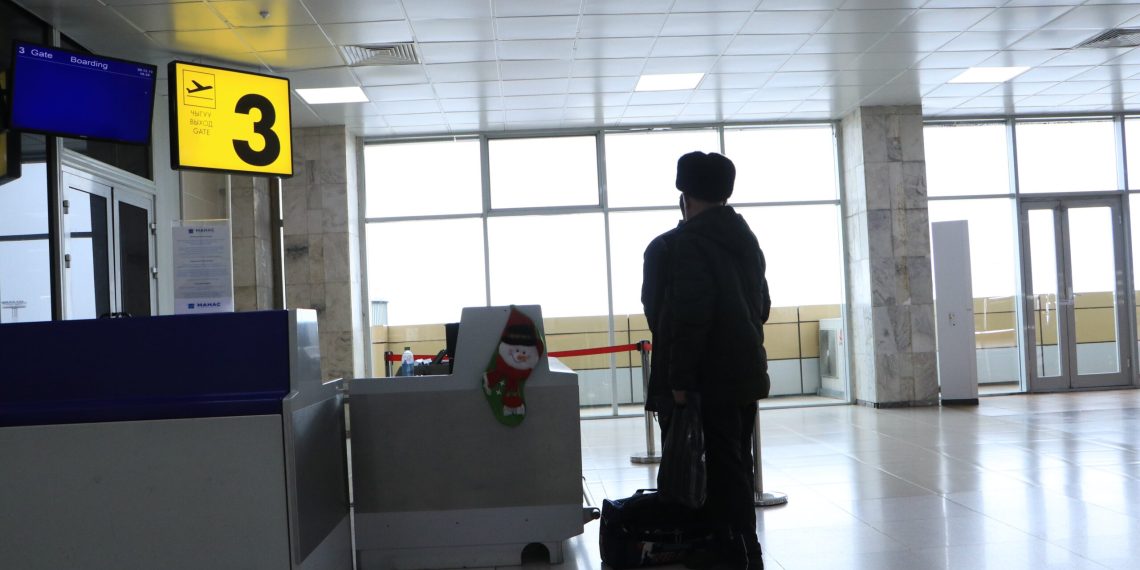 Өзүбүз Москвадабыз. Ишеним кат менен балдарыбызды жаныбызга алсак болобу?