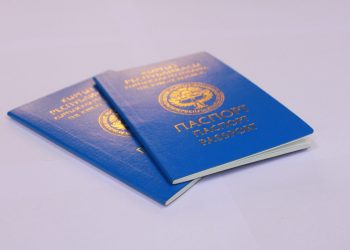 Балам атасы табылбаганына байланыштуу паспорт алалбай жатат. Эмне кылса болот?