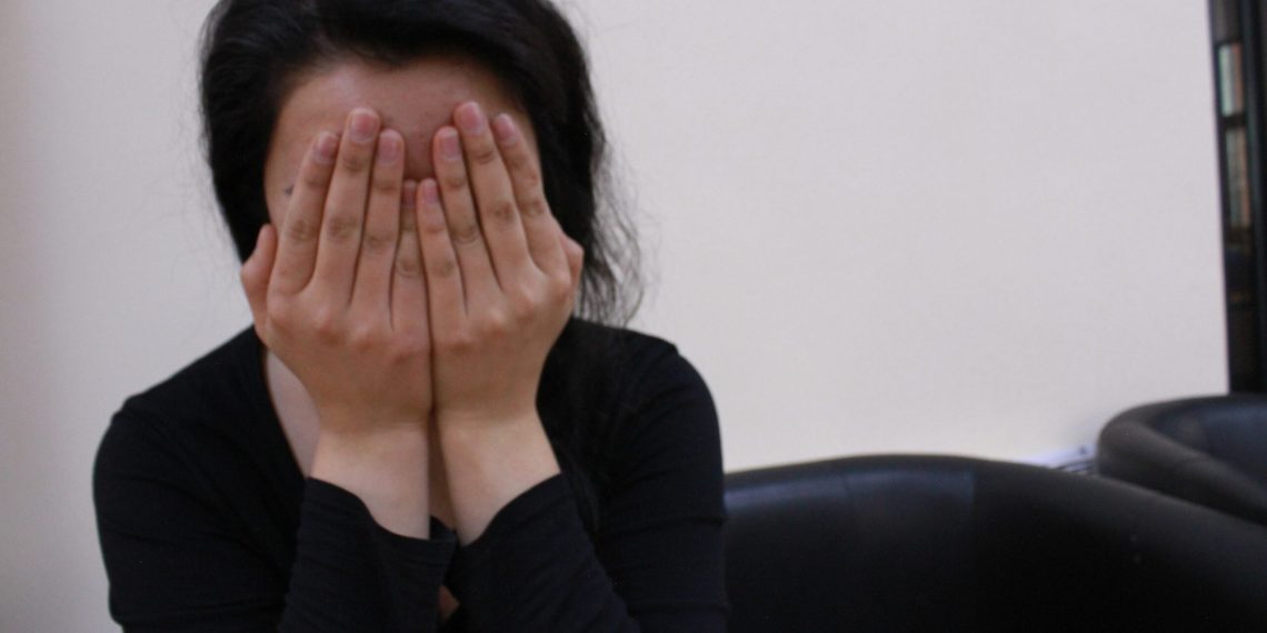 Жездем эмне үчүн мага мындай кылаарын айтып эжемди ыйлатты