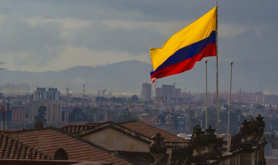 Бул кайсы өлкөнүн желеги? Жаңылбайм десеңиз тесттен өтүңүз