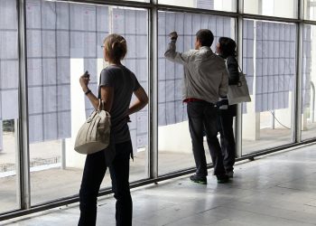 Россиянын жаранымын. Кыргызстандын окуу жайына кантип тапшырсам болот?