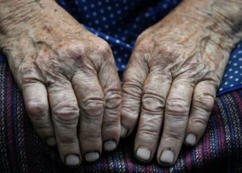 Апамдын күйөөмө жазган катын окуп алып баарыбыз ыйладык