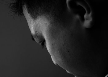 Мени алсыздаткан негативдүү ойлордон кантип арылсам болот?