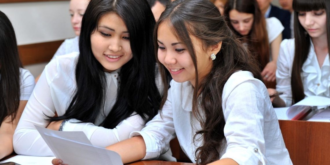 Университет менен келишим түзүп жатканда буларга көңүл буруңуз. Студентке кеңеш