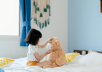 Баланы бала бакчага ыйлатпай алып баруунун жолдору