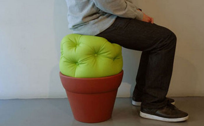 Геморройдун алгачкы белгиси: аналдык тешик кычышат