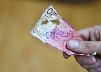 Акчаны канча жолу бүктөгөндөн кийин жараксыз болот? Кызыктуу тест