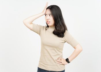 Күйөөм биринчи сүйгөнүн унута албай жатыптыр. Эмне кылсам болот?