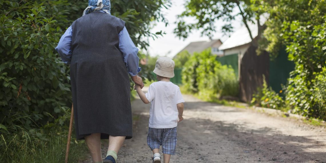 Жолдошум жумуштан келээри менен кайын энем эси ооп кулап түштү