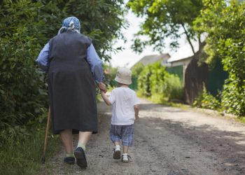 Жолдошум жумуштан келээри менен кайын энем эси ооп кулап түштү