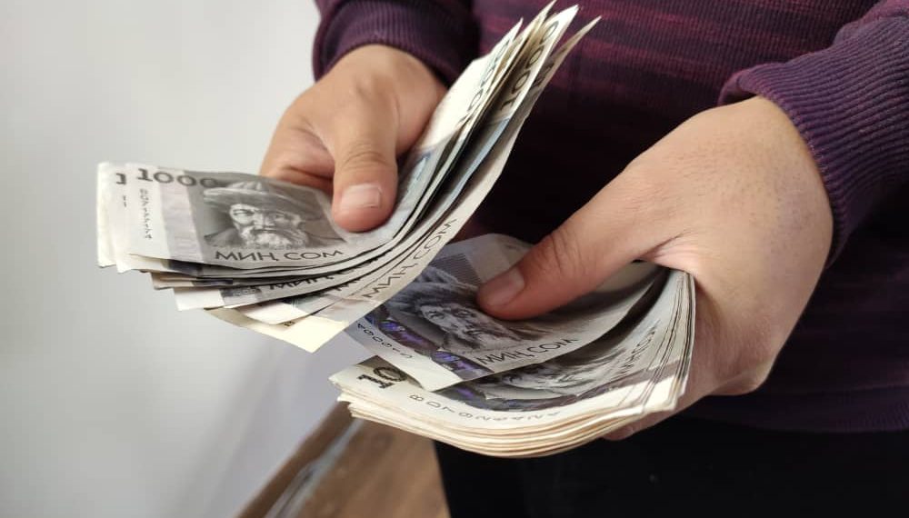 Алиментти кимдер өндүрө алат? Юрист айтып берет