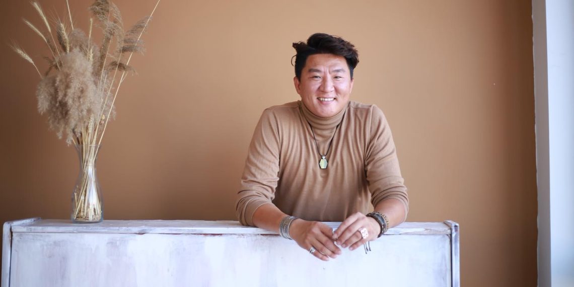 Ата-эненин ажырашуусу балага кандай таасир берет? Психолог айтып берет