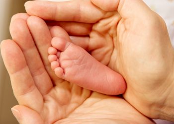 "Баламды пландаштырып төрөгөнүмө сүйүнөм." Үй-бүлөнү пландаштыруу тууралуу