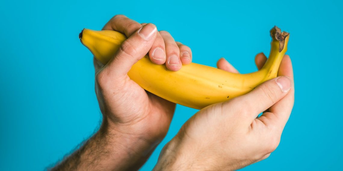 Эмне үчүн жаш өткөн сайын бел кубат төмөндөйт? Уролог айтып берет