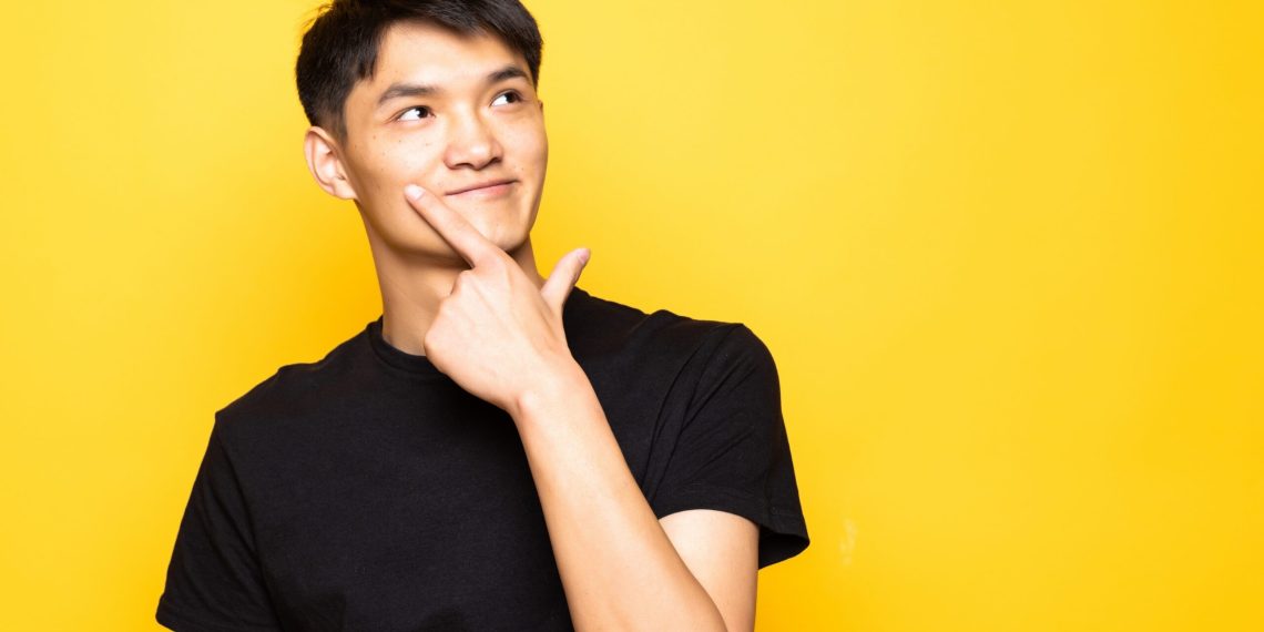 Үйлөнөйүн деп жатам