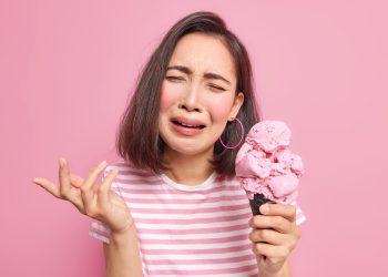 Атам менен жай отуруп сүйлөшкөндөн кийин жигитимди таштадым