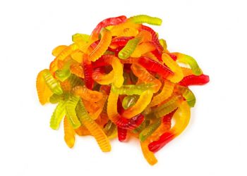 Ичимде аскарида курту бар экен. Ошол курт семиртип же шишитиши мүмкүнбү?