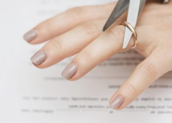 Ажырашкандан кийин кайра жарашууну чечкен жуптар үчүн маалымат