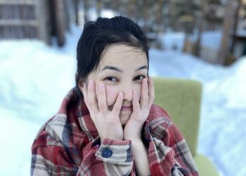 Сүйүктүүсү бар экенин атасына же апасына айталбай жүргөндөргө кеңеш