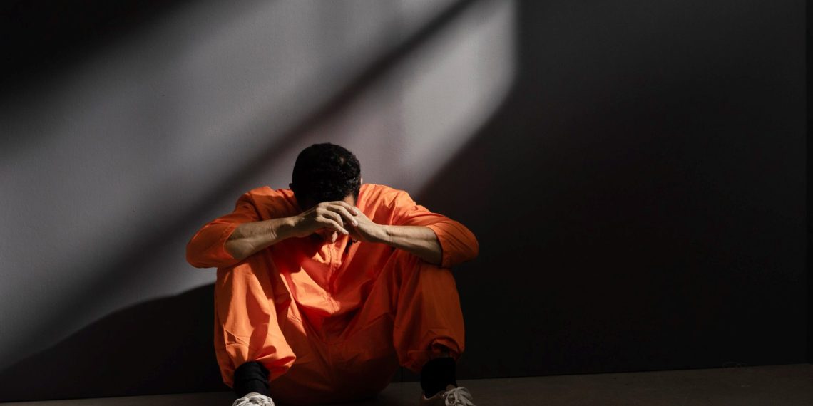 Жигитим "балаңа ата болуп берем" деген сөзүнө турбаганы үчүн милицияда отурат