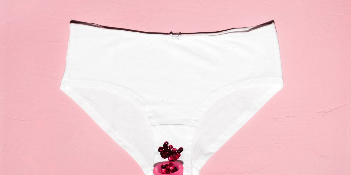 12 жашар кызымдын этек кири 10 күн келет. Бул коркунучтуу эмеспи?