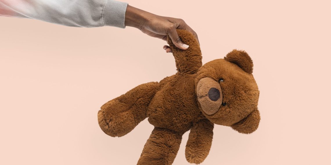 25 жылдан кийин бакма экенимди билдим. Чыныгы ата-энемди издеп таба аламбы?