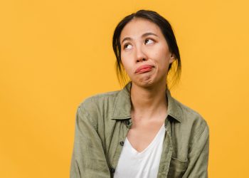 Кайын эжемдин кара кызына айткан сөздөрүн угуп ичим өрттөндү