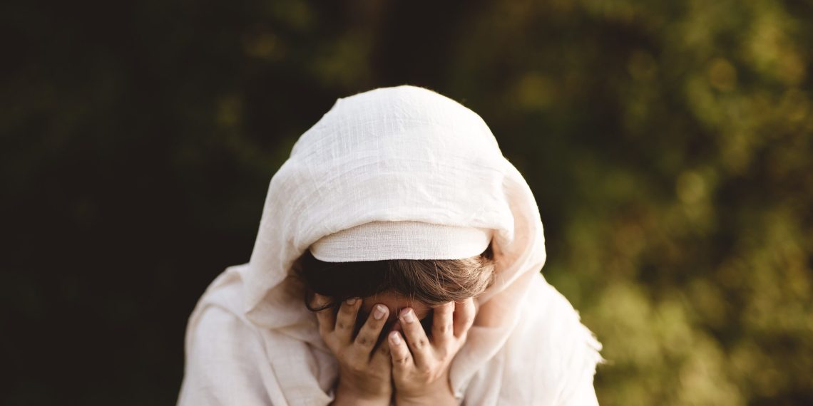 Келинимдин жанына отургандан жийиркенчүмүн