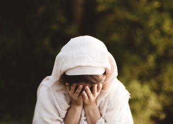 Келинимдин жанына отургандан жийиркенчүмүн