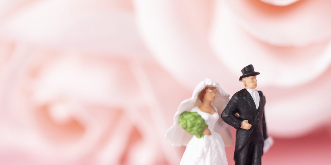 Атам ичкич болгону үчүн күйөөгө тийгим келбейт. Эмне кылсам болот?