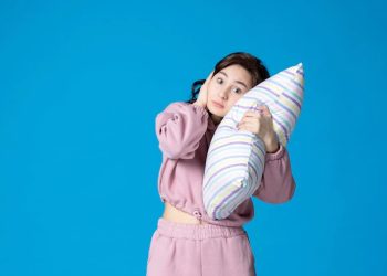 Түндөсү ата-энемдин кумарга батканын угам. Эмне кылсам болот?