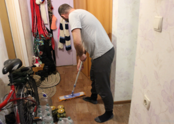 Күйөөмдүн жалаяк жууп жатканын угуп ээсим ооп калайын дедим