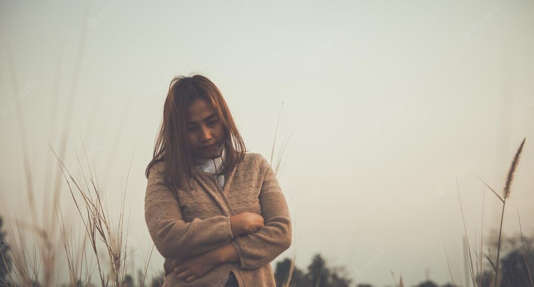 Бир аял "күйөөм менен жүрдүң" деп мени айыптап жатат. Эмне кылсам болот?