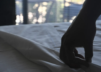 Аялымды жоктоп отурсам