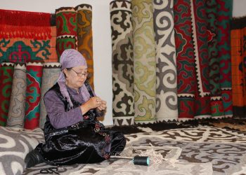 Кыргыз үйүн Америкага тааныткан Бурулкан апанын ийгилик сыры