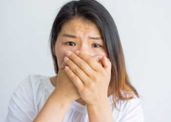 Кайын атам мени жаман көрөт деп ойлоп жүрсөм