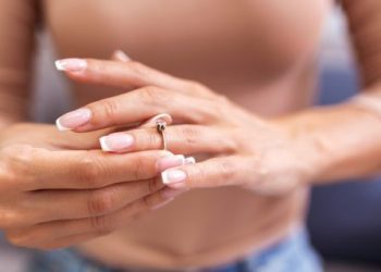 Күйөөм урушсак эле үйүмө кетире берет. Эмне кылсам болот?