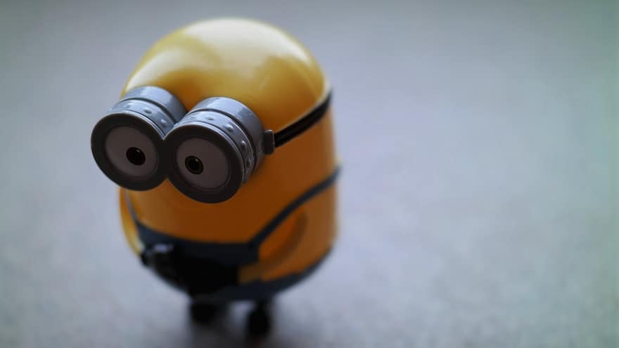 Апам мени үйдөн чыгарбайт. Кантип түшүндүрсөм болот?